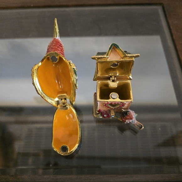 Vintage hand painted Hummingbird & Birdhouse trinket boxes. - Picture 5 of 7
